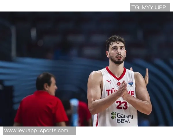 小贾巴里警告对手若放松防守申京将面临巨大挑战